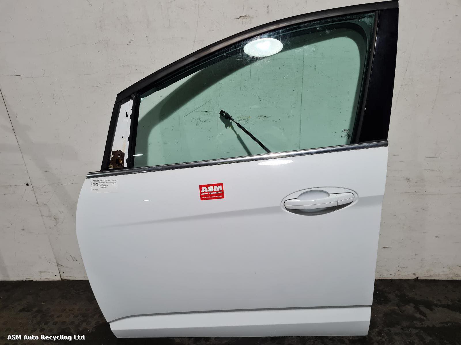 Front left door for Ford Focus 2020 break – white color